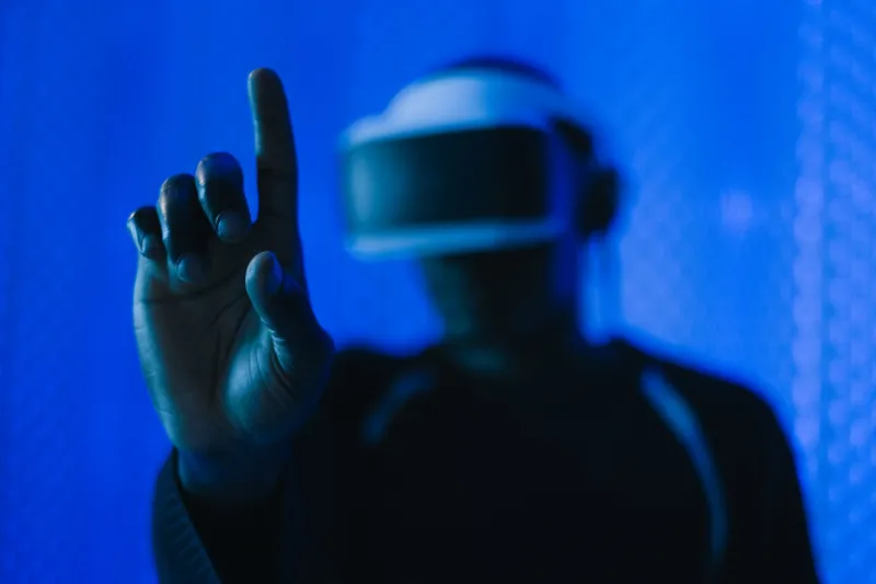 Glasses That Disappear: Why AR Eyewear Is the Last Gadget You'll Ever Need
