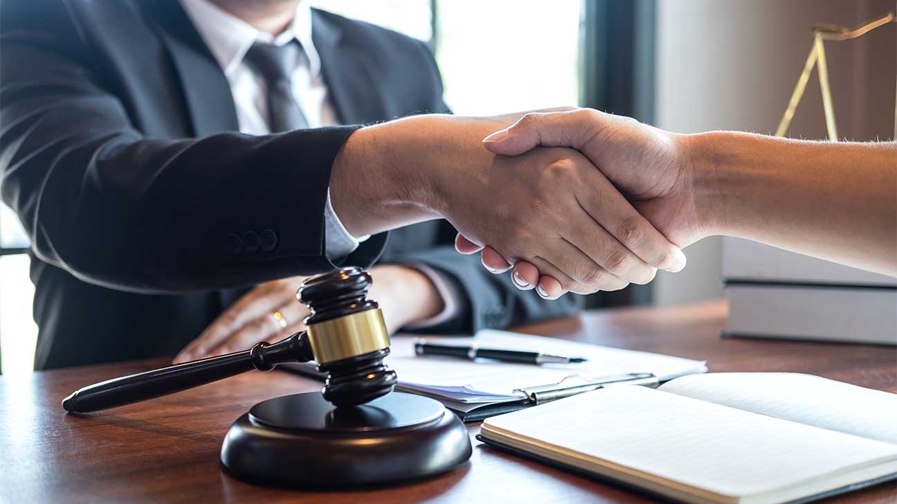 Navigating Your Claim: When to Hire a Personal Injury Lawyer